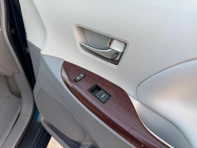 2011 Toyota Sienna XLE V6