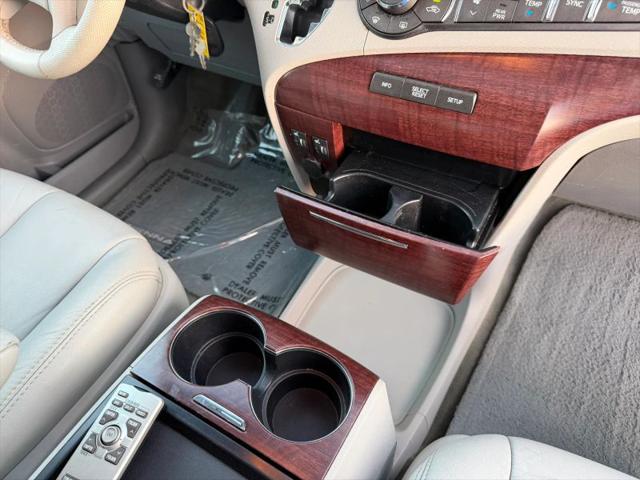 2011 Toyota Sienna XLE V6