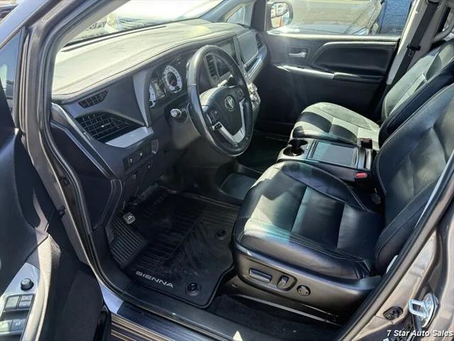2017 Toyota Sienna SE 8 Passenger