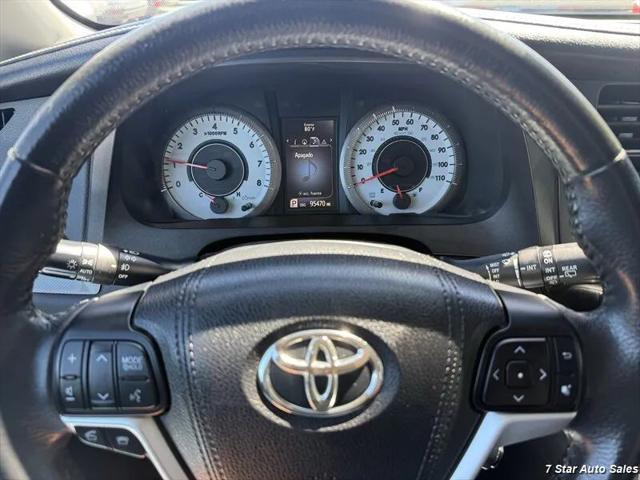 2017 Toyota Sienna SE 8 Passenger