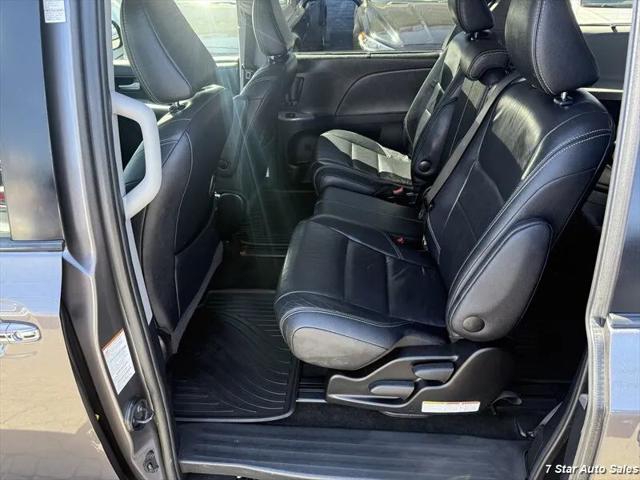 2017 Toyota Sienna SE 8 Passenger