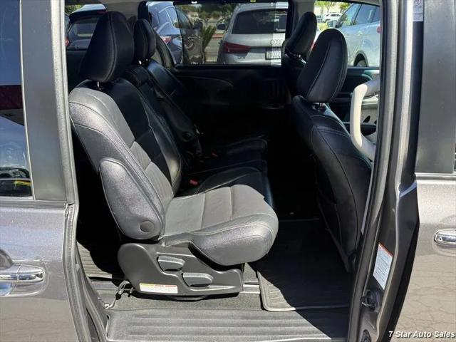 2017 Toyota Sienna SE 8 Passenger