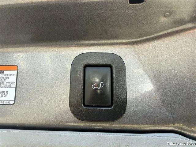 2017 Toyota Sienna SE 8 Passenger