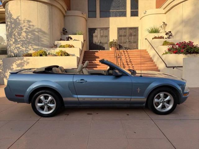2007 Ford Mustang V6 Deluxe