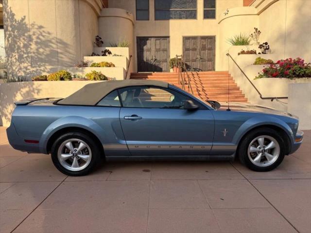 2007 Ford Mustang V6 Deluxe