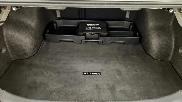 2021 Nissan Altima SR FWD