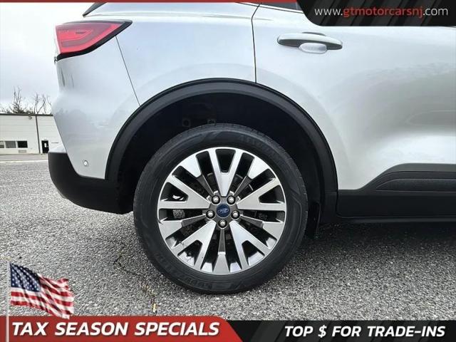 2020 Ford Escape Titanium Hybrid