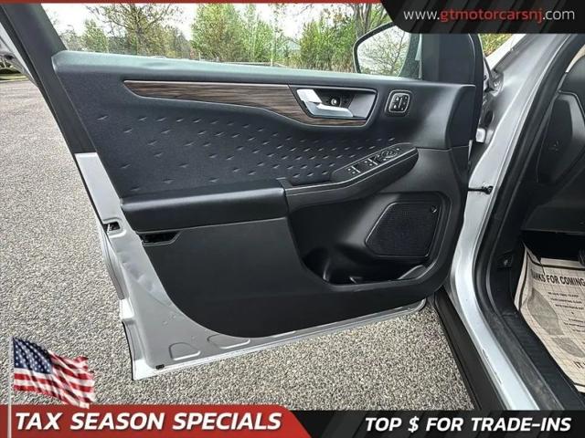 2020 Ford Escape Titanium Hybrid