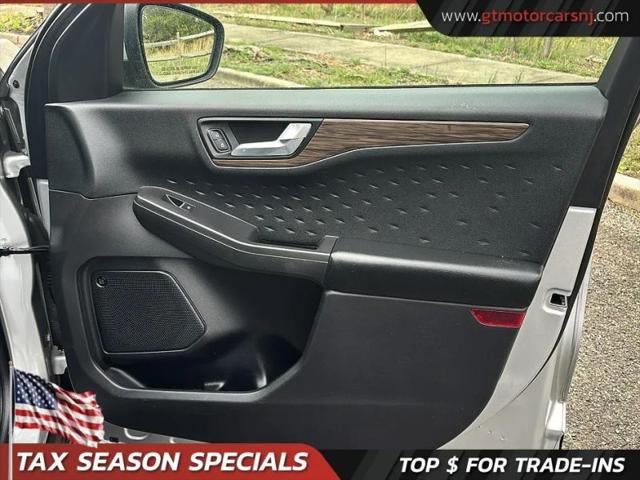 2020 Ford Escape Titanium Hybrid