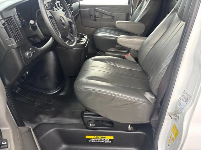 2022 GMC Savana Cargo RWD 2500 Regular Wheelbase Work Van