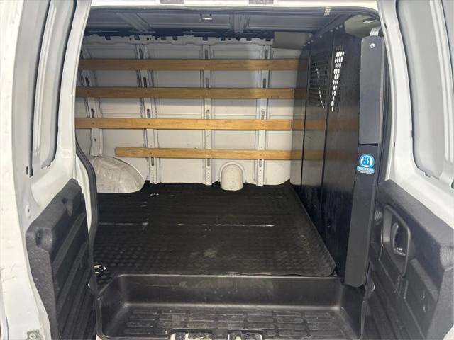 2022 GMC Savana Cargo RWD 2500 Regular Wheelbase Work Van