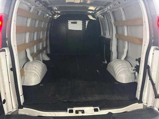 2022 GMC Savana Cargo RWD 2500 Regular Wheelbase Work Van