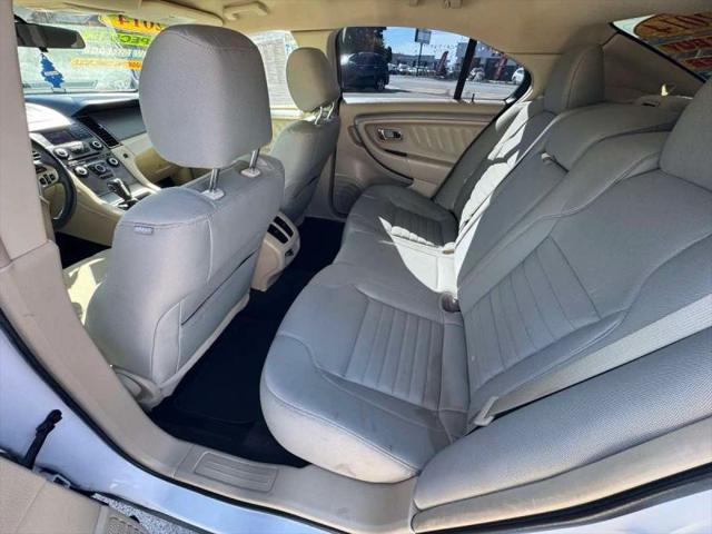 2014 Ford Taurus SE