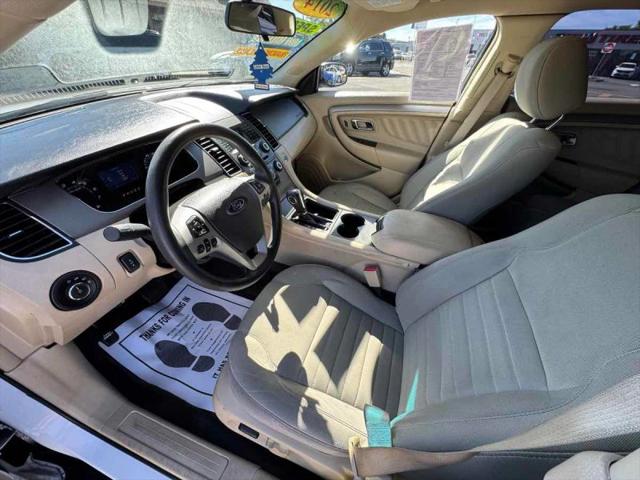 2014 Ford Taurus SE