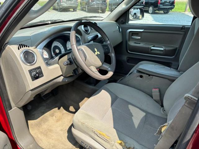 2006 Mitsubishi Raider Duro Cross V8