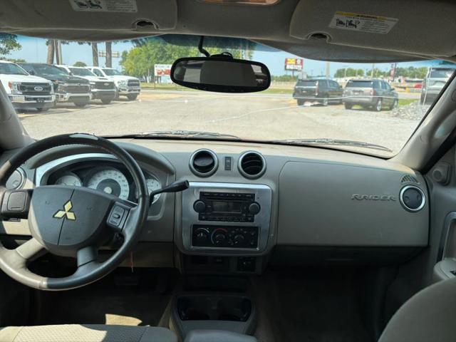 2006 Mitsubishi Raider Duro Cross V8