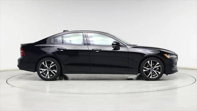 2024 Volvo S60 B5 Plus Dark Theme