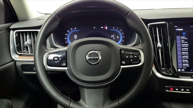 2024 Volvo S60 B5 Plus Dark Theme