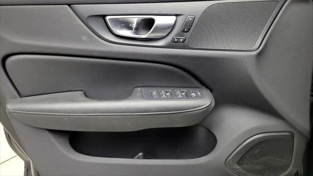 2024 Volvo S60 B5 Plus Dark Theme