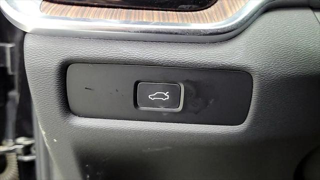 2024 Volvo S60 B5 Plus Dark Theme