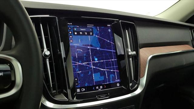 2024 Volvo S60 B5 Plus Dark Theme