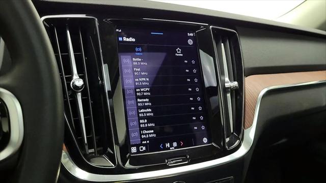 2024 Volvo S60 B5 Plus Dark Theme