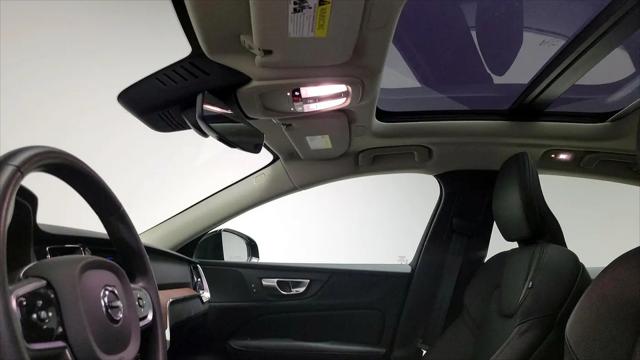 2024 Volvo S60 B5 Plus Dark Theme