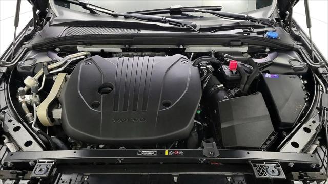 2024 Volvo S60 B5 Plus Dark Theme