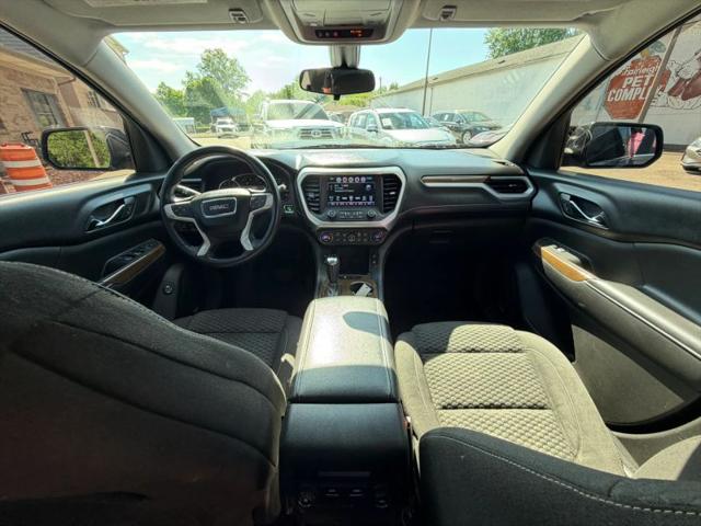 2017 GMC Acadia SLE-2