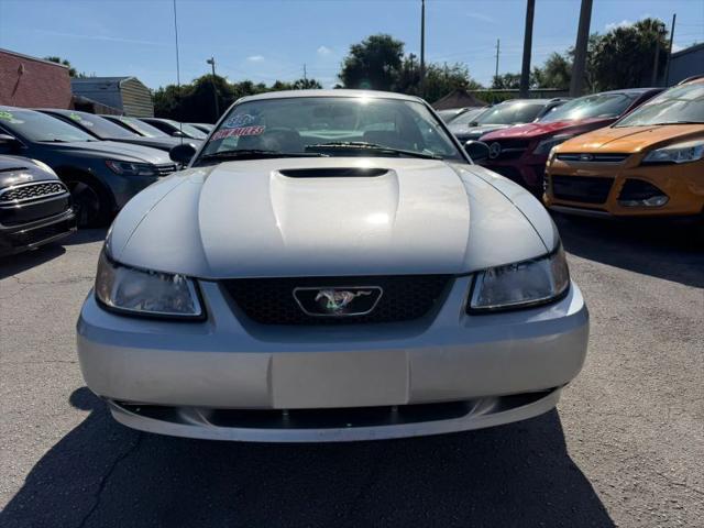 2000 Ford Mustang Base