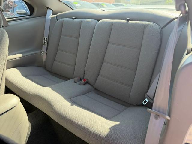 2000 Ford Mustang Base