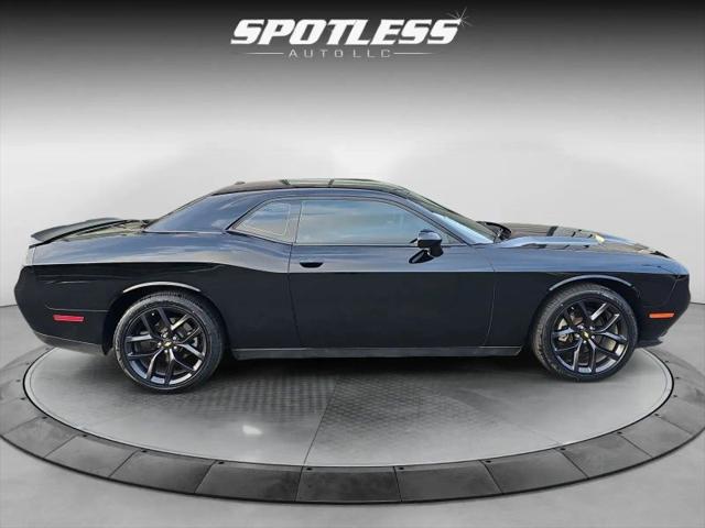 2022 Dodge Challenger SXT