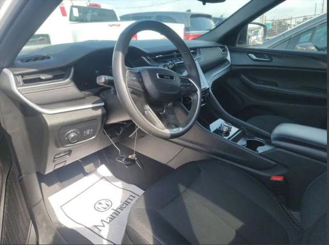 2024 Jeep Grand Cherokee Laredo 4x4
