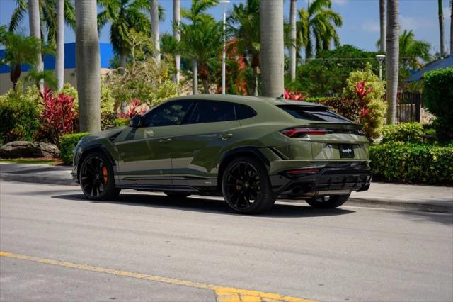 2024 Lamborghini Urus S
