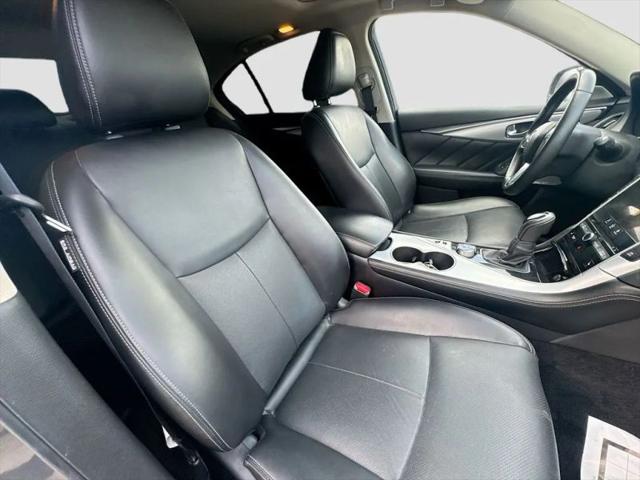 2023 INFINITI Q50 LUXE
