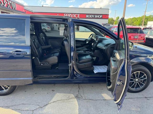 2016 Dodge Grand Caravan R/T