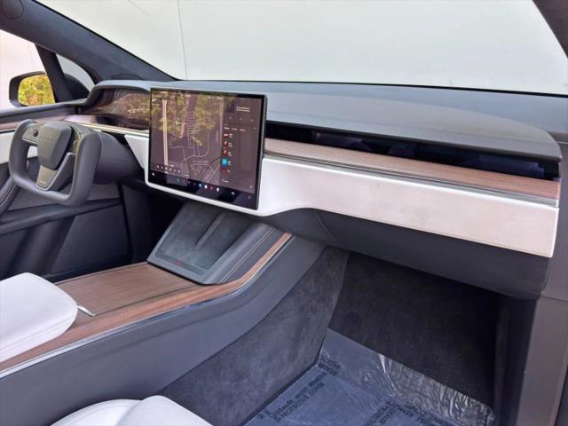 2023 Tesla Model X Standard Range