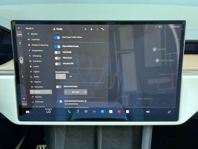 2023 Tesla Model X Standard Range