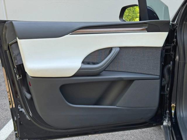 2023 Tesla Model X Standard Range