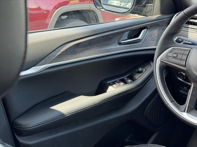 2026 Jeep Grand Cherokee L Altitude 4x4