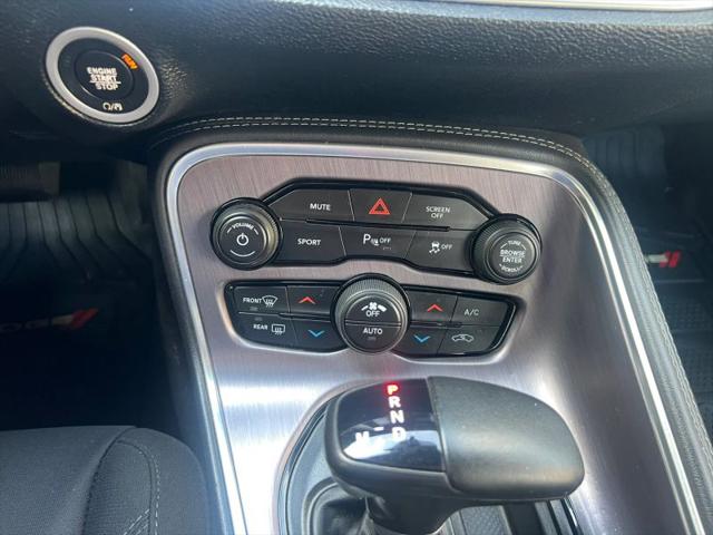2017 Dodge Challenger SXT