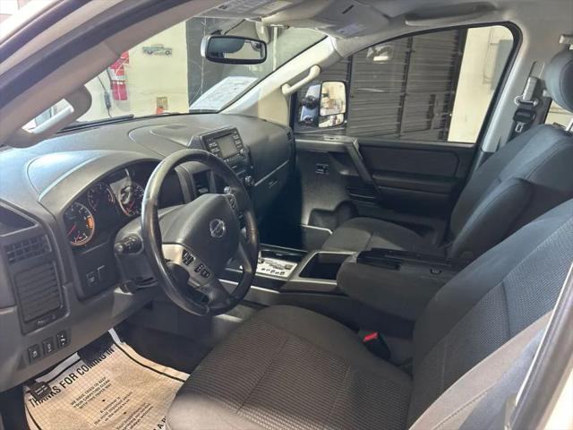 2013 Nissan Titan SV