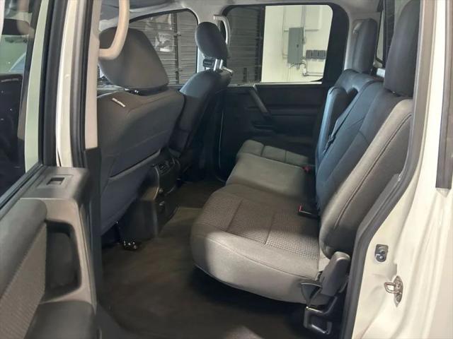 2013 Nissan Titan SV