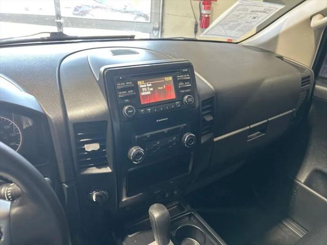 2013 Nissan Titan SV