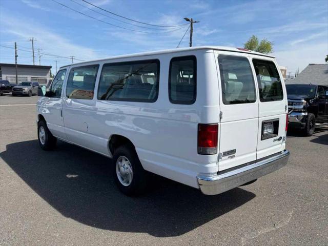 2012 Ford E-350 Super Duty XLT