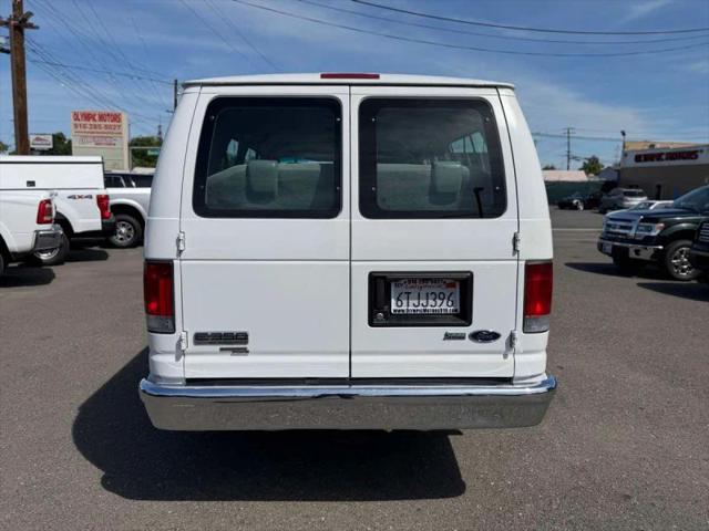 2012 Ford E-350 Super Duty XLT