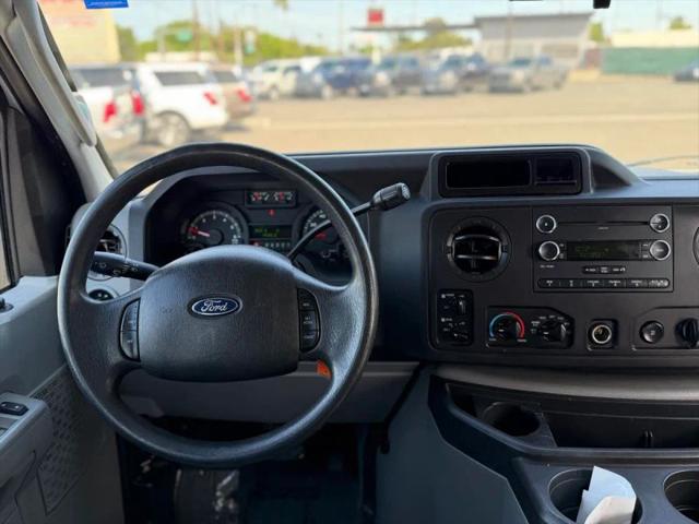 2012 Ford E-350 Super Duty XLT