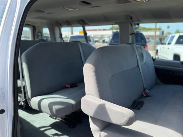 2012 Ford E-350 Super Duty XLT