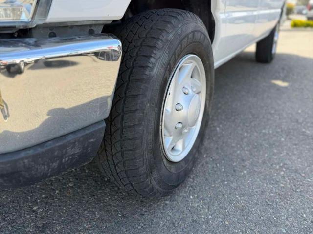 2012 Ford E-350 Super Duty XLT