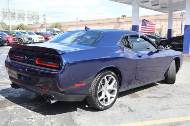 2016 Dodge Challenger SXT Plus